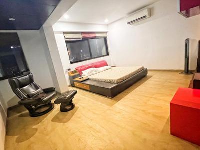 Bedroom Image of 5500 Sq.ft 3 BHK Apartment / Flat for sale in Sankalp Sapphire, Prahlad Nagar Ahmedabad for Rs. 35000000