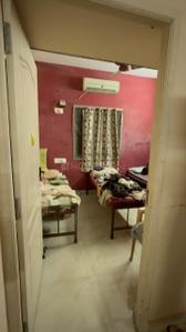 Bedroom Image of 950 Sq.ft 2 BHK Builder Floor for rent in Karapakkam Chennai for Rs. 25000
