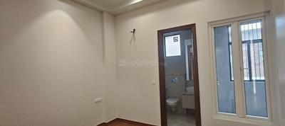 Bedroom Image of 1800 Sq.ft 3 BHK Builder Floor for rent in Pitampura New Delhi for Rs. 63000