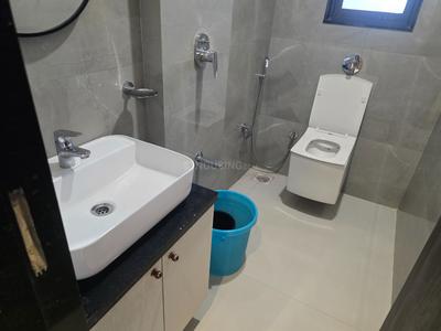 Image of 1000 Sq.ft 2 BHK Apartment / Flat for rent in DLH Leo Tower, Andheri West, Mumbai for Rs. 120000