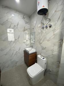 Bathroom Image of 980 Sq.ft 1 BHK Builder Floor for rent in Sector 39 Gurgaon for Rs. 30000