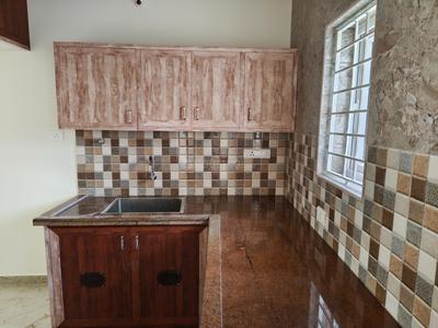 Bathroom Image of 1300 Sq.ft 2 BHK Independent House for rent in Maduravoyal Chennai for Rs. 34000