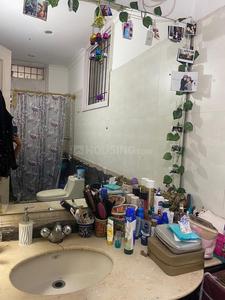 Bathroom Image of 500 Sq.ft 1 BHK Builder Floor for rent in Old Double Storey, Lajpat Nagar New Delhi for Rs. 25000