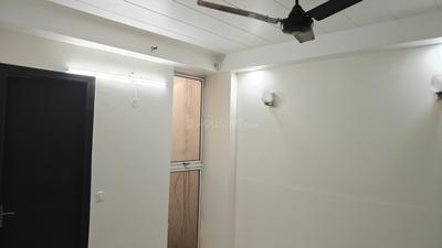 Bedroom Image of 1800 Sq.ft 3 BHK Builder Floor for rent in Gujranwala Town New Delhi for Rs. 55000