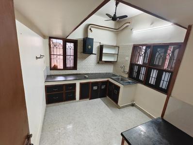 Kitchen Image of 1300 Sq.ft 3 BHK Independent House for rent in Valasaravakkam Chennai for Rs. 35000