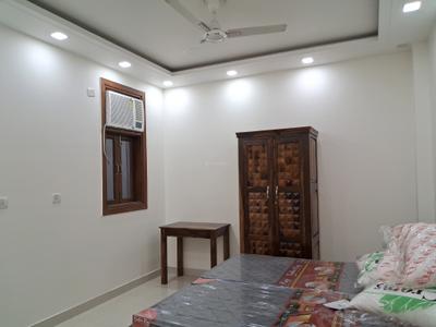 Bedroom Image of 900 Sq.ft 3 BHK Builder Floor for rent in Ranjeet Nagar New Delhi for Rs. 42000