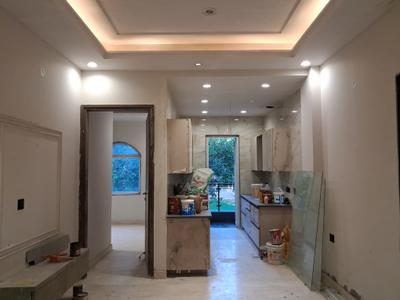Living Room Image of 900 Sq.ft 3 BHK Builder Floor for sale in Paschim Vihar New Delhi for Rs. 18000000