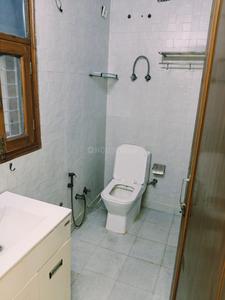 Bathroom Image of 950 Sq.ft 2 BHK Apartment / Flat for sale in Panchdeep Apartments CGHS, Vikaspuri New Delhi for Rs. 12800000