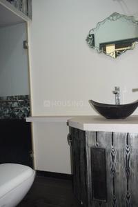 Bathroom Image of 1600 Sq.ft 3 BHK Apartment / Flat for sale in Khar West Mumbai for Rs. 32000000