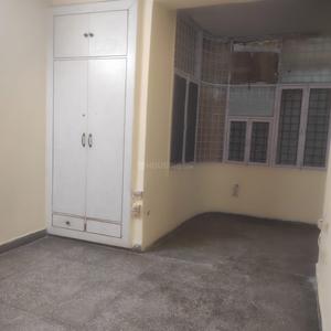 Bedroom Image of 600 Sq.ft 1 BHK Apartment / Flat for rent in Brothers Apartment, Patparganj New Delhi for Rs. 21000