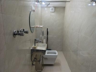 Bathroom Image of 1200 Sq.ft 1 BHK Builder Floor for rent in Greater Kailash II New Delhi for Rs. 46000