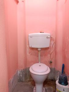 Bathroom Image of 1600 Sq.ft 2.5 BHK Builder Floor for rent in Kasba Kolkata for Rs. 9000