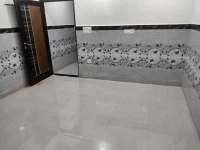 Bathroom Image of 650 Sq.ft 1.5 BHK Duplex for rent in Bhopura Ghaziabad for Rs. 10000