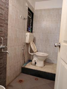 Common Bathroom Image of 600 Sq.ft 1 BHK Apartment / Flat for rent in Villa Peace Villa, Kharghar Navi Mumbai for Rs. 30000