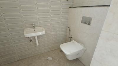 Bathroom Image of 600 Sq.ft 1 BHK Apartment / Flat for rent in Brookefield Bengaluru for Rs. 36000