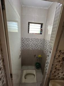 Bathroom Image of 765 Sq.ft 2 BHK Apartment / Flat for rent in Maninagar Ahmedabad for Rs. 10000