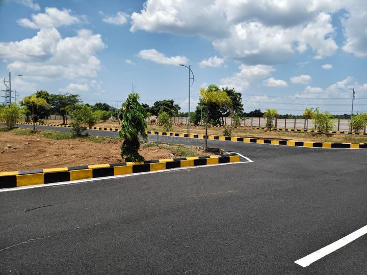 Narpavi Singhvi Emerald Main Image 1