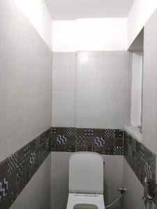 Common Bathroom One Image of 600 Sq.ft 1 BHK Apartment / Flat for rent in Sector 19 Dwarka New Delhi for Rs. 28000