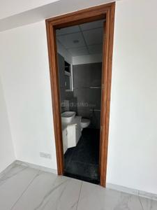 Bathroom Image of 1500 Sq.ft 3 BHK Apartment / Flat for rent in Absolute Residency, Sector 92 Mohali for Rs. 35000