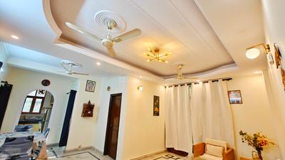 Hall Image of 1300 Sq.ft 3 BHK Apartment / Flat for rent in Vaishali Ghaziabad for Rs. 37000
