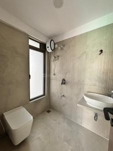 Bathroom Image of 624 Sq.ft 2 BHK Apartment / Flat for rent in Gurukrupa Nirmalam, Bandra East Mumbai for Rs. 140000