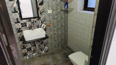 Image of 1300 Sq.ft 3 BHK Apartment / Flat for rent in Shikha Apartments, Patparganj, New Delhi for Rs. 35000