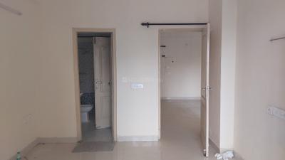 Bedroom Image of 615 Sq.ft 1 BHK Apartment / Flat for rent in Maxblis Grand Wellington, Sector 75 Noida for Rs. 25000