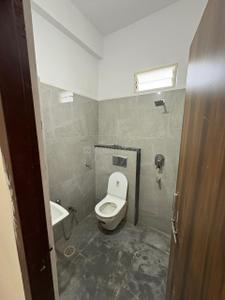 Bathroom Image of 185 Sq.ft 1 RK Apartment / Flat for rent in Khatiwala Tank Indore for Rs. 9000