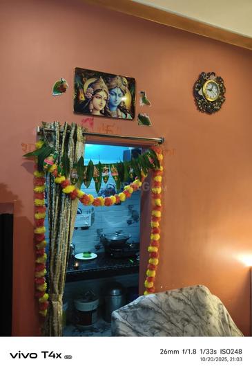 Blue home behind swati petrol pump Bedroom 1