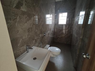 Bathroom Image of 1525 Sq.ft 3 BHK Apartment / Flat for sale in Santacruz West Mumbai for Rs. 57000000