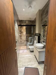 Bathroom Image of 1200 Sq.ft 3 BHK Builder Floor for rent in Vivek Vihar New Delhi for Rs. 60000