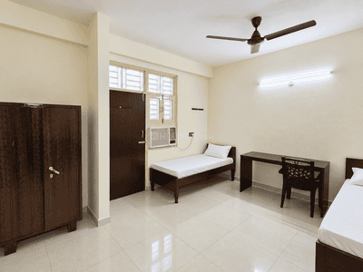 Image of 300 Sq.ft 1 RK Apartment / Flat for rent in Sector 15, Noida for Rs. 15000