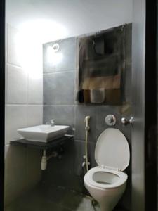 Common Bathroom Image of 590 Sq.ft 1 BHK Apartment / Flat for sale in Kinjal Complex II, Boisar Mumbai for Rs. 2700000