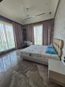 Bedroom Image of 1750 Sq.ft 3 BHK Apartment / Flat for sale in Indiabulls Blu, Worli Mumbai for Rs. 140000000