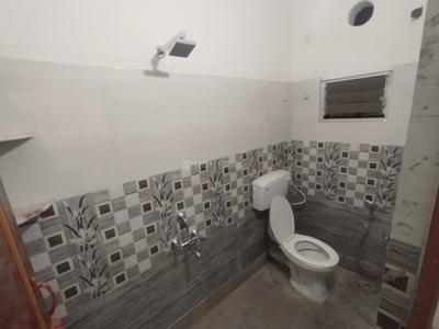 Bathroom Image of 1346 Sq.ft 3 BHK Apartment / Flat for sale in Airport Gate no. 1 Kolkata for Rs. 6000000