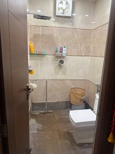 Bathroom Image of 1000 Sq.ft 2 BHK Builder Floor for sale in Geeta Colony New Delhi for Rs. 10000000