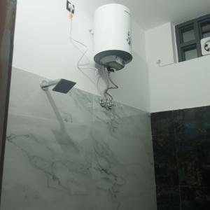 Bathroom Image of 900 Sq.ft 2 BHK Independent House for rent in Thakurpur Dehradun for Rs. 15000