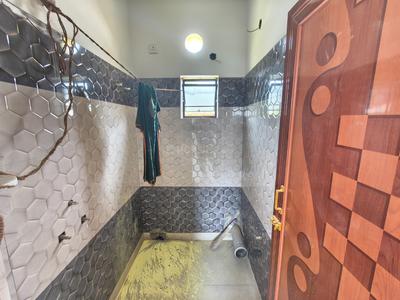 Bathroom Image of 950 Sq.ft 2 BHK Apartment / Flat for sale in South Dum Dum Kolkata for Rs. 4180000