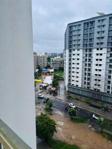 Balcony Image of 1050 Sq.ft 1.5 BHK Apartment / Flat for rent in Godrej Vananta, Jagatpur Ahmedabad for Rs. 18000