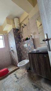 Bathroom Image of 1090 Sq.ft 2 BHK Apartment / Flat for rent in Daffodil La Bella Vista, Teghoria Kolkata for Rs. 30000