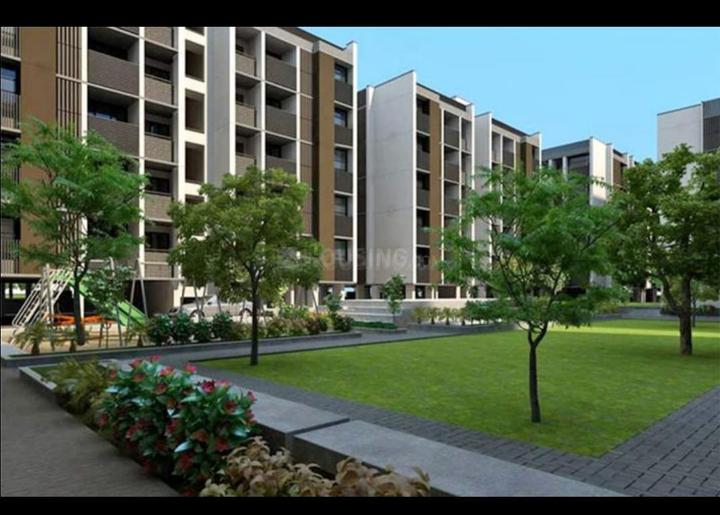 Khyati Green Aura Main Image 1