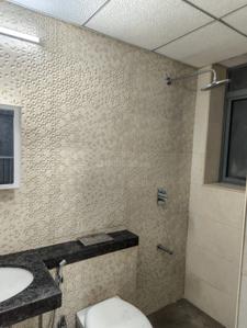Bathroom Image of 519 Sq.ft 1.5 BHK Apartment / Flat for rent in Kalpataru Elitus, Mulund West Mumbai for Rs. 49000