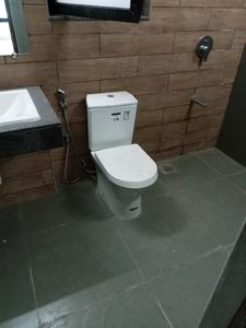 Common Bathroom Image of 1320 Sq.ft 3 BHK Apartment / Flat for sale in Rustomjee Seasons, Bandra East Mumbai for Rs. 67500000