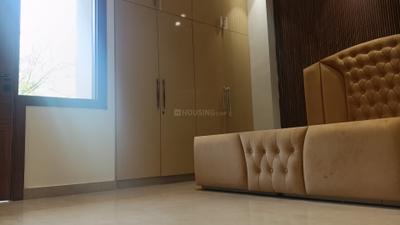Bedroom Image of 1395 Sq.ft 3 BHK Builder Floor for sale in Surajmal Vihar New Delhi for Rs. 32500000