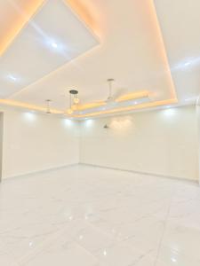 Hall Image of 1700 Sq.ft 3 BHK Builder Floor for rent in Palam Vihar Gurgaon for Rs. 60000
