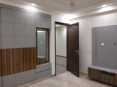Bedroom Image of 1200 Sq.ft 3 BHK Builder Floor for sale in Shalimar Bagh New Delhi for Rs. 27500000