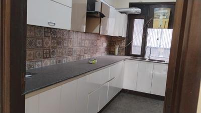 Kitchen Image of 1850 Sq.ft 3 BHK Builder Floor for rent in Sector 27 Gurgaon for Rs. 65000
