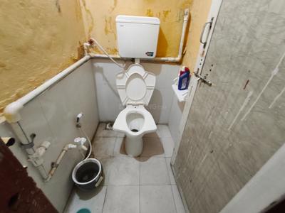 Bathroom Image of 775 Sq.ft 1 BHK Apartment / Flat for sale in Nanpura Surat for Rs. 2000000
