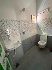 Bathroom Image of Sky Home Pg in Ellora Park, Vadodara