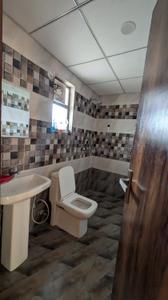 Bathroom Image of 1750 Sq.ft 3.5 BHK Apartment / Flat for rent in Arocon Rainbow, Mahurali Ghaziabad for Rs. 27000